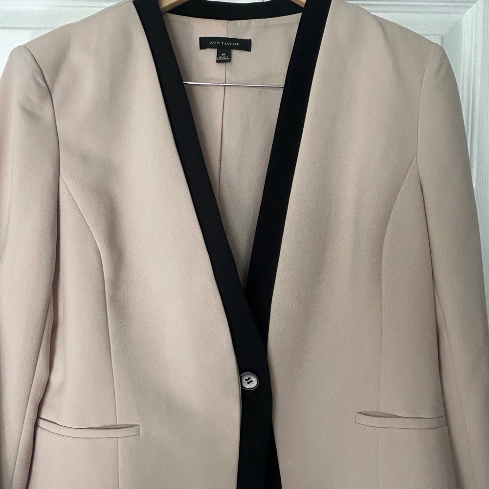 Like NEW Ann Taylor Beige Blazer Jacket with Black Trim